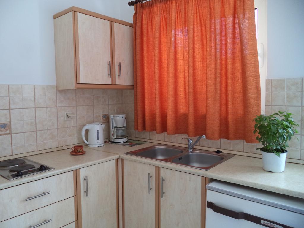 Antonios Apartments Stegna Арханґелос Номер фото